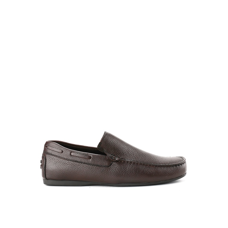 Sepatu Loafers Hush Puppies Original Pria Loafer warna solid dengan desain timeless classic Outfit B