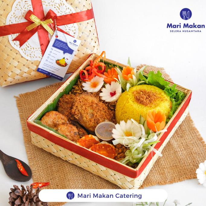 

Besek Premium / Sokase Nasi Kuning Hampers untuk Hadiah