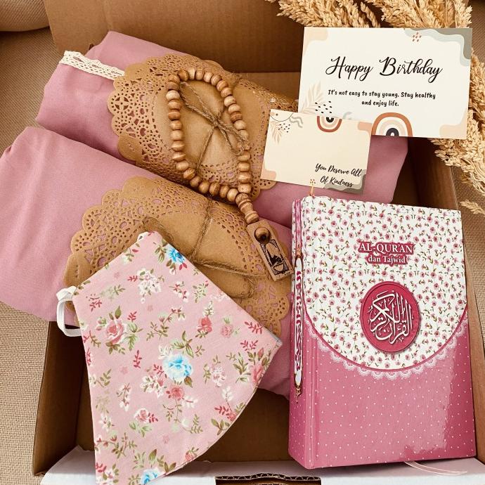 

Hampers mukena alquran | lebaran | hadiah | nikahan | ulang
