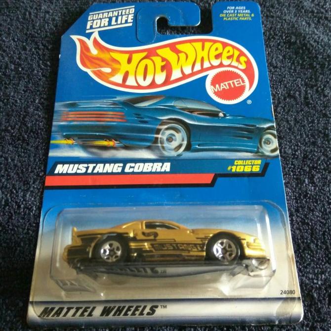 HOT WHEELS FORD MUSTANG COBRA. US CARD. WARNA GOLD. MADE IN INDIA 1997