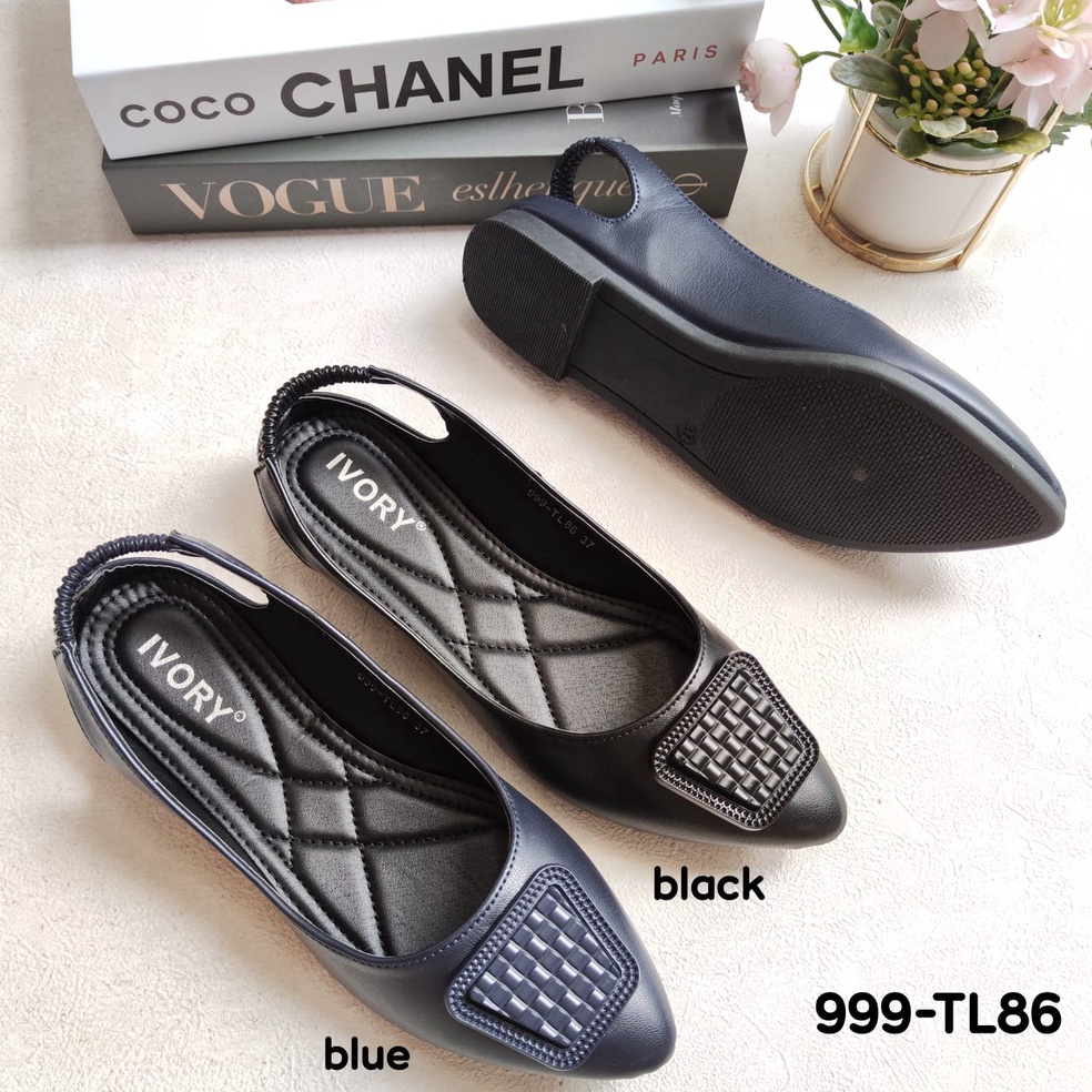 Harga Spesial.. IVORY Sepatu Flat Wanita Tali Belakang 999-TL86