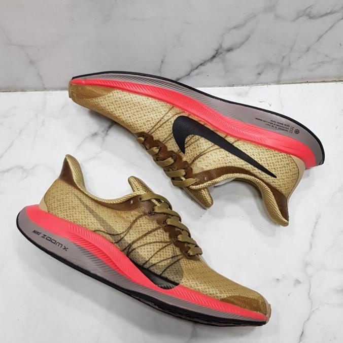 Sepatu Olahraga Pria Nike Zoom Pegasus 35 Turbo Gold