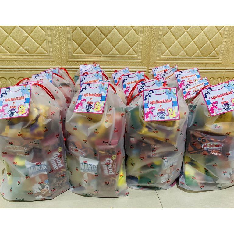 

MKSS0269 Snack Ulang tahun Anak Bingkisan Hampers