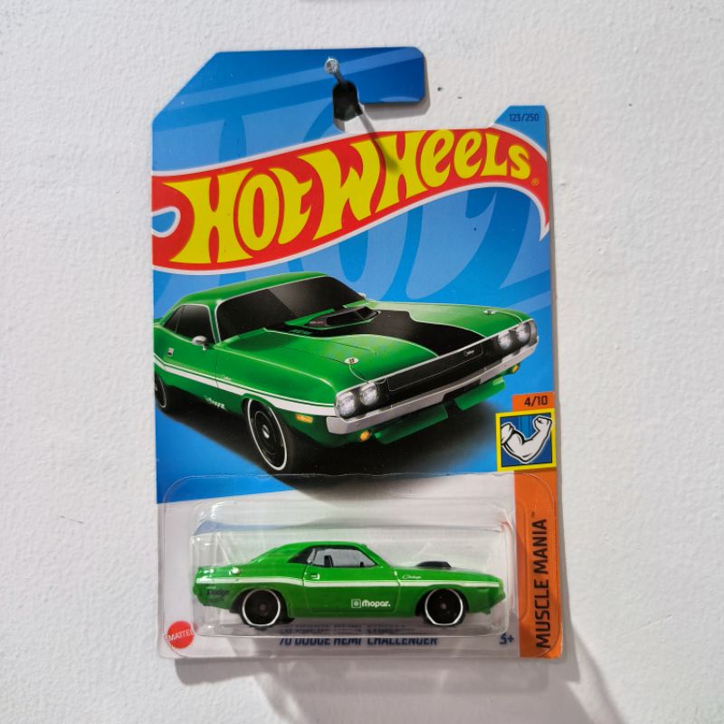 Hot Wheels '70 Dodge Hemi' Challenger hijau