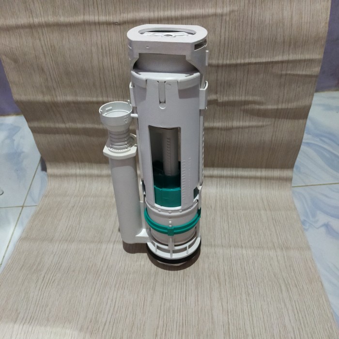 pembilas /Kurasan kloset geberit toto