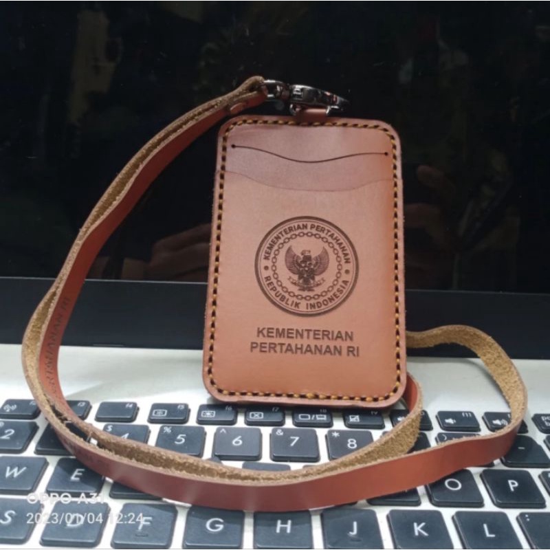 

HOLDER KALUNG ID CARD LOGO KEMENTRIAN PERTAHANAN RI KULIT ASLI COKLAT BEST QUALITY PREMIUM