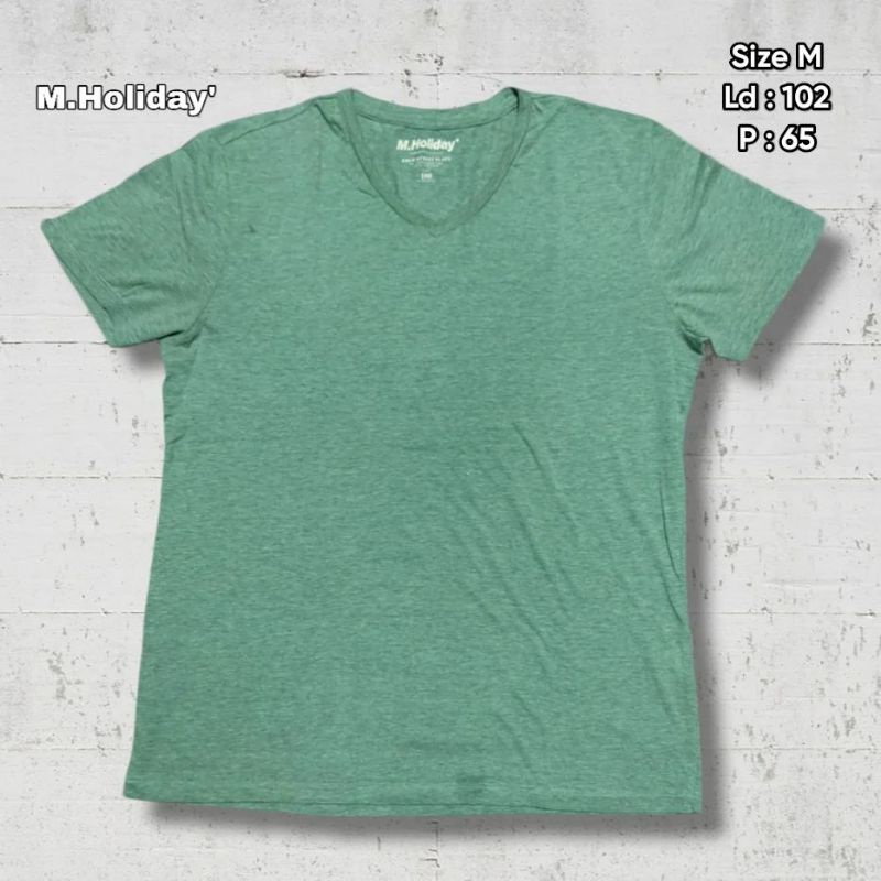 Kaos Basic Hijau M.Holiday Original Second Preloved