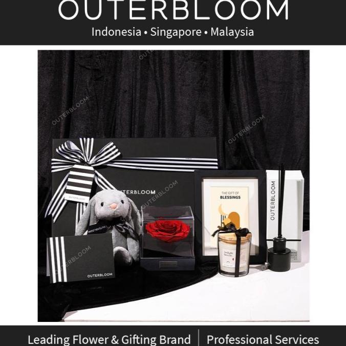 

Ada Valentine Hampers - Outerbloom Evergreen Al Boxy Hampers Cassyon