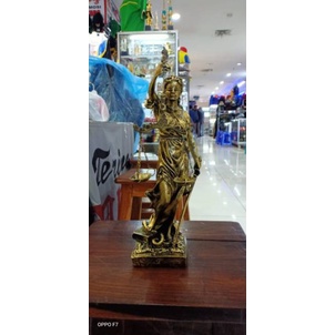 Patung Dewi Keadilan