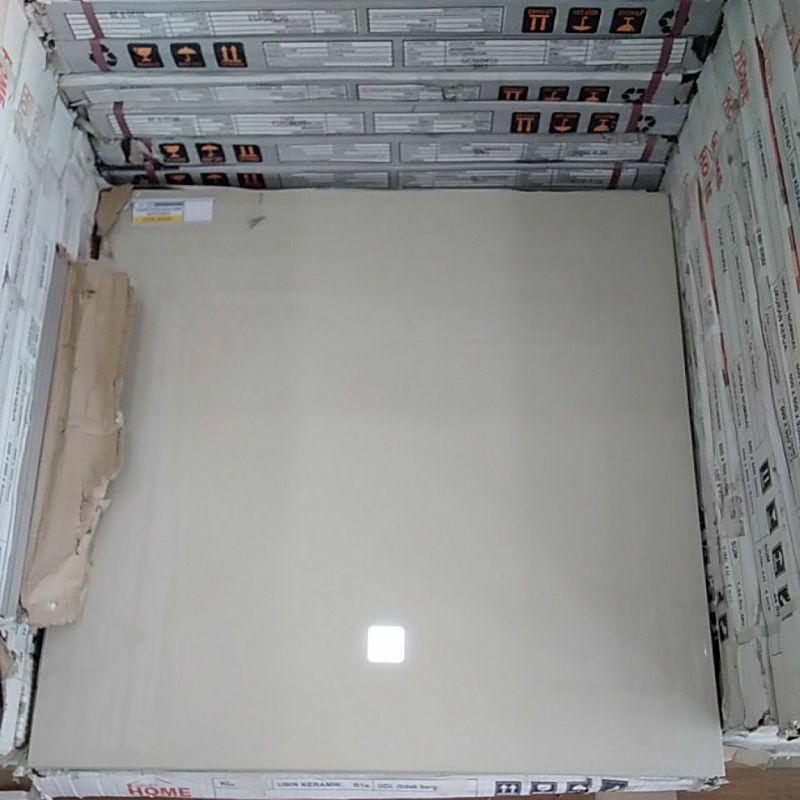 Granit Tile Lantai/Dinding Cream Polos Luxury Home 60X60 1 1.44 M2/Dus