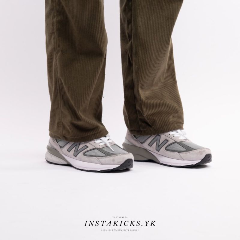 SEPATU NB 990 V5 GREY