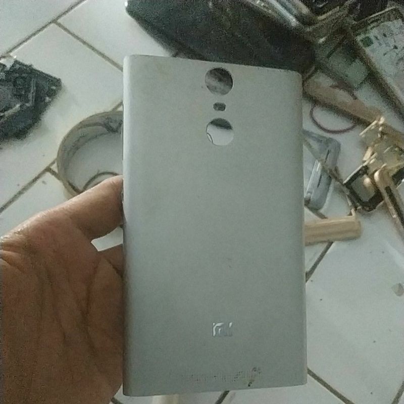 BACKDOOR BEKAS BAGIAN TENGAH REDMI NOTE 3
