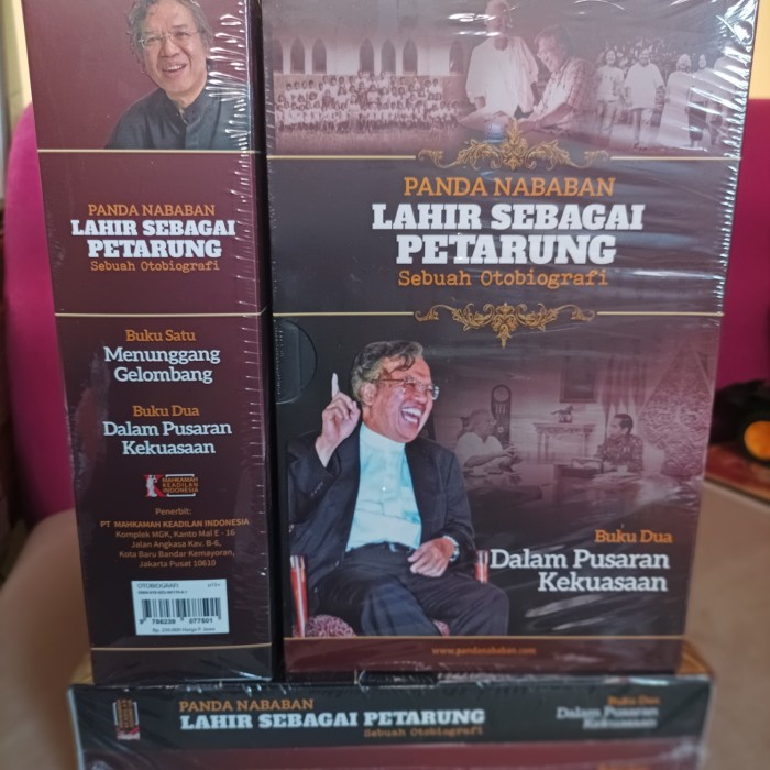 

NEW BUKU PANDA NABABAN, LAHIR SEBAGAI PETARUNG (BUKU I & II) ORIGINAL