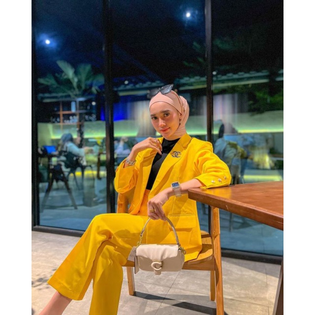 Setelan Blazer Wanita 1 Set  Terbaru 2023 Blezer Cardigand Blezeran Crop Kemeja 2022 Simple Atasan F