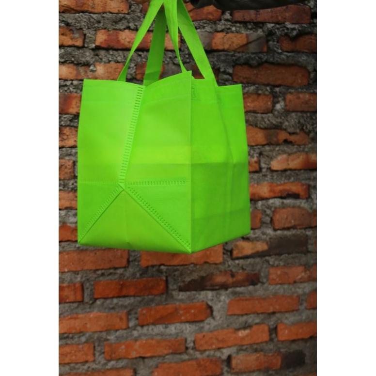 

New! Tas Spunbond Tas Goodiebag Box 22x22 (isi 12pcs) !!