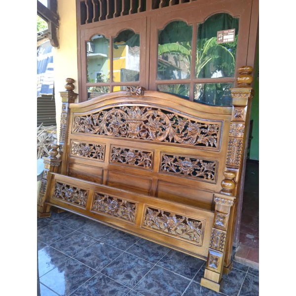 tempat tidur rahwana /furniture/mebel jepara