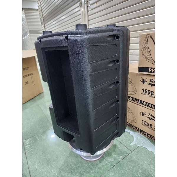(JUAL 2 BUAH) box speaker 12″ fiber plastik monitor model MACKIE 12 inch