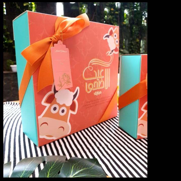 

BEST DEAL 22X22X8 CM BOX HAMPERS PREMIUM TEMA IDUL ADHA !!!