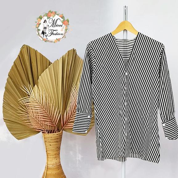 Kemeja Wanita Garis Salur Hitam Putih Bahan Katun Salur V-Neck