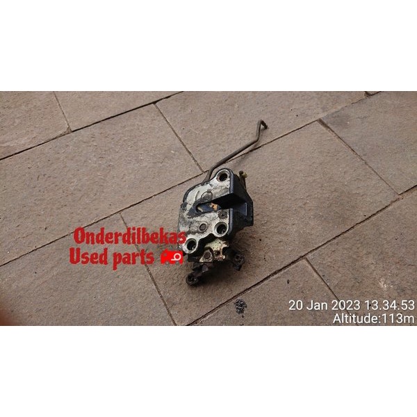 Door Lock Pintu Kiri Depan Toyota Kijang Super