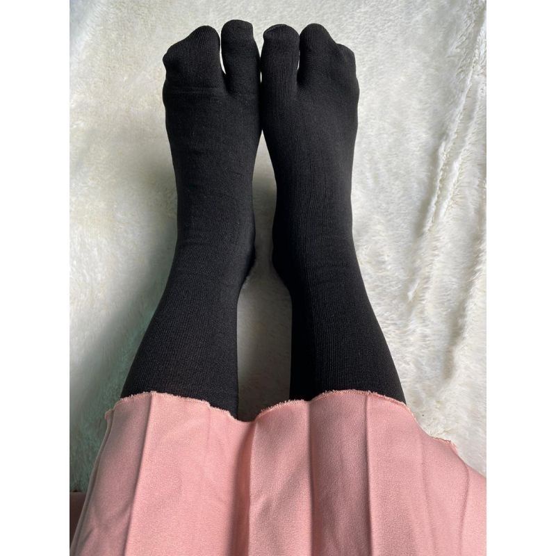 Kaos Kaki Jempol Hitam/Putih / KAOS KAKI JEMPOL MUSLIMAH POLOS WARNA HITAM SPANDEK (KING)