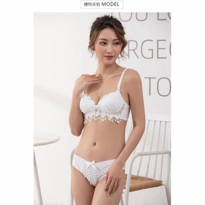 Set Bra dan CD Celana Dalam Wanita Cewek Renda Pakai Kawat Seksi Sexy