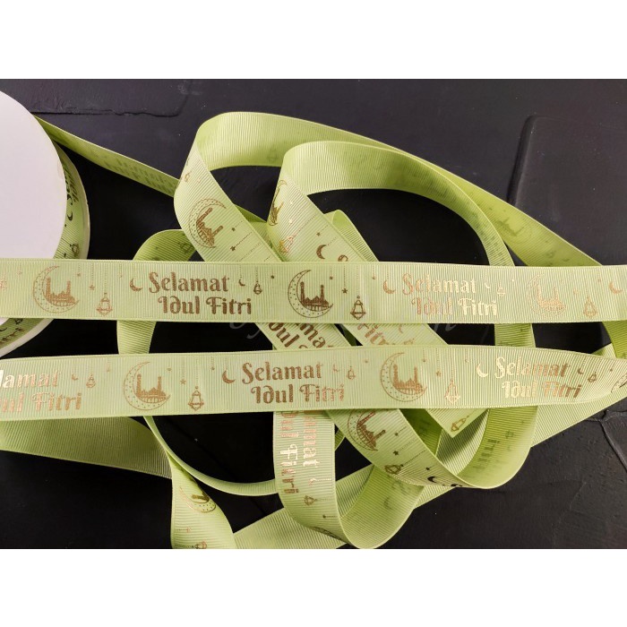 

Pita Idul Fitri -Grossgrain Emboss Emas ;Lebar 1.5 cm ; Hijau Muda
