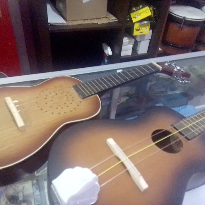Ukulele - Ukulele Kencrung Kayu Bobokan Senar 4 Senar 3 Cuk