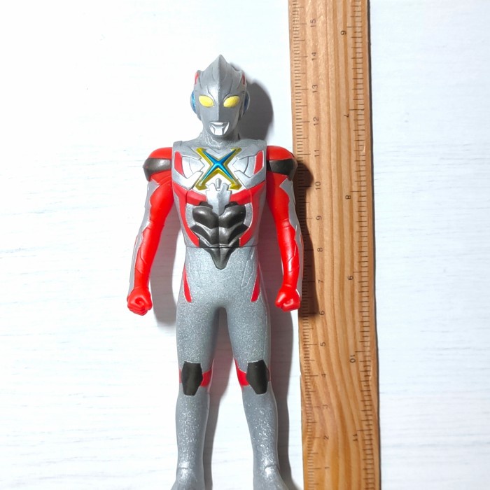 uhs ultraman x action figure vinyl 14 cm bandai langka rare telorayampuyuh