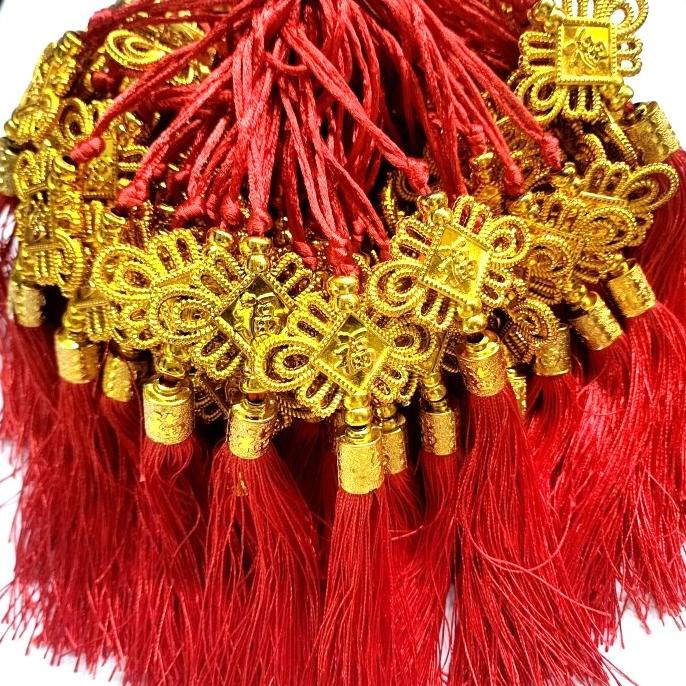 

Best Sales Gantungan Fu Emas Tassel Merah Tinsel Hiasan Hoki Parcel Imlek Grosir Stok Terbatas
