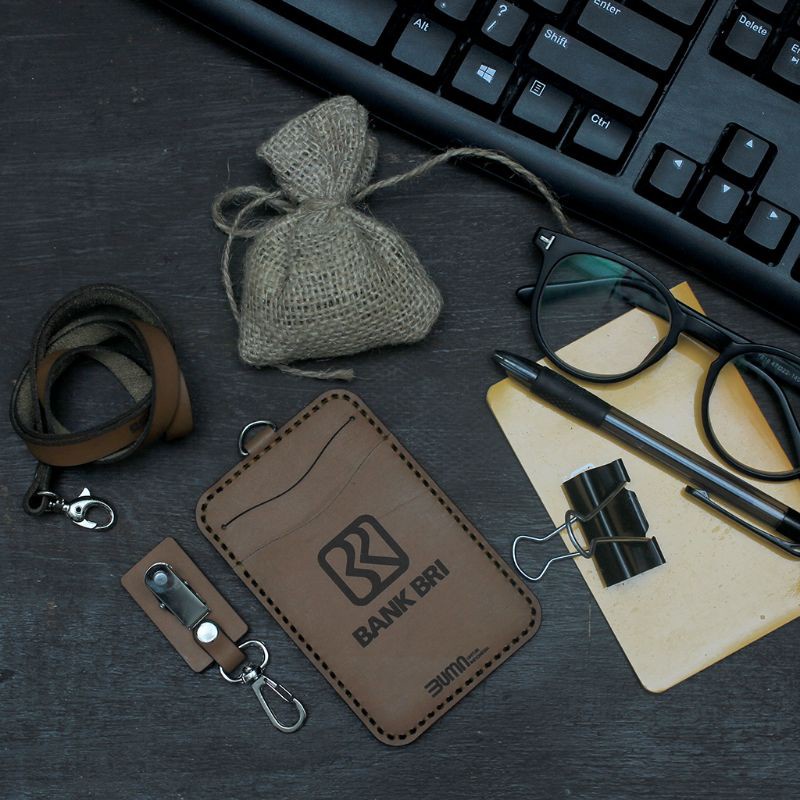 

Terlaris !! Id Card Holder / Nametag Kulit / Card Holder / Card Holder Custom