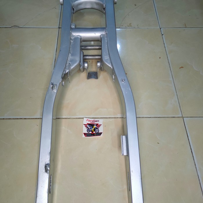 {BEKAS} Swing Arm Satria Hiu Lumba Double Disk DD 2tak 2 tak Original Copotan Diskon