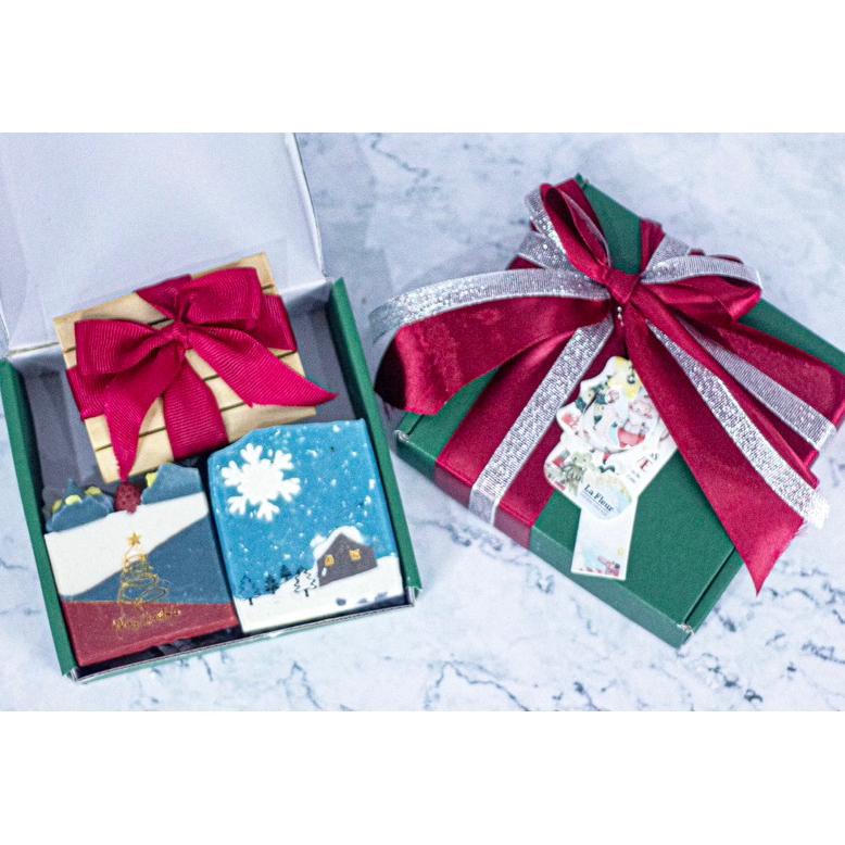 

Terbabru Silver Gift Dan Gold Gift Natal / Hampers Christmas /Gift Natal Cod