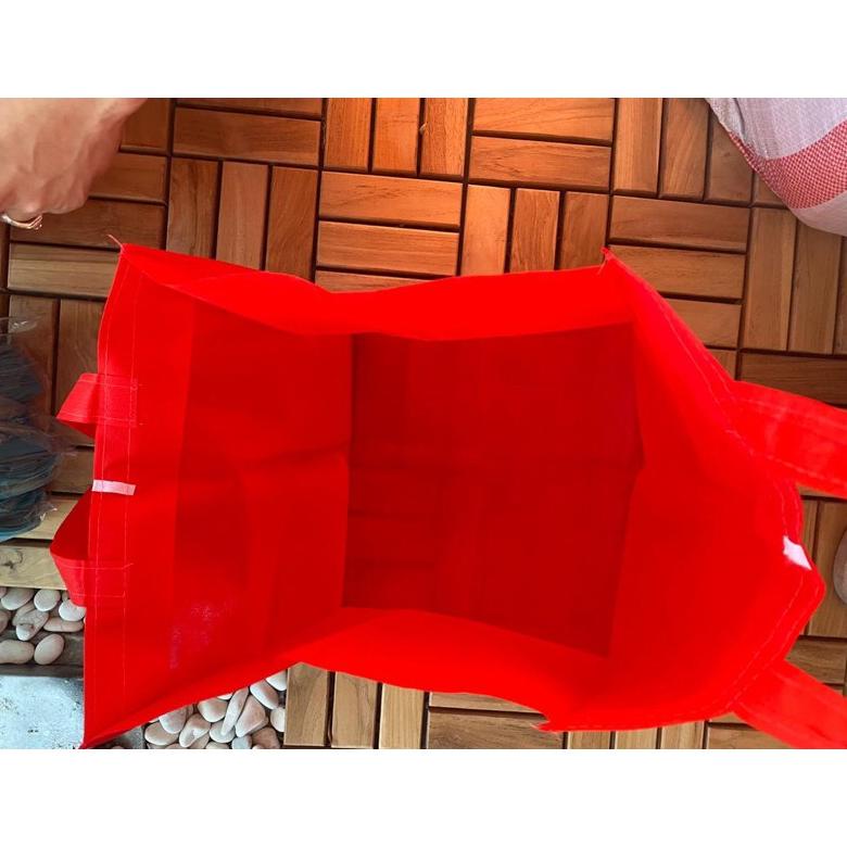 

Big Sale - Tas box nasi/kue spundbond Tebal dan jahitan halus uk.30x30 ..