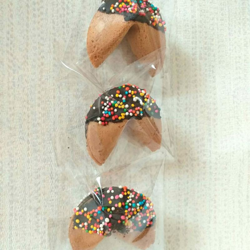 

Fortune Cookies Chocolate 12 Piece