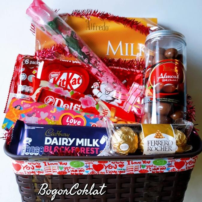 

Hampers Valentine Full Coklat + Bunga Mawar Terbaik