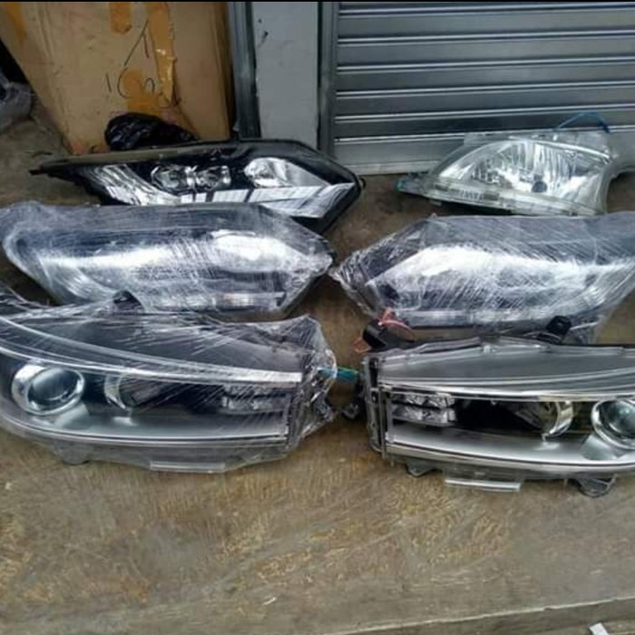 {Bekas} Jual berbagai macam Headlamp copotan mobil Limited