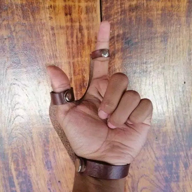 Promo Sarung Tangan Kulit Asli Pelindung Panahan 2 Jari Archery Panah