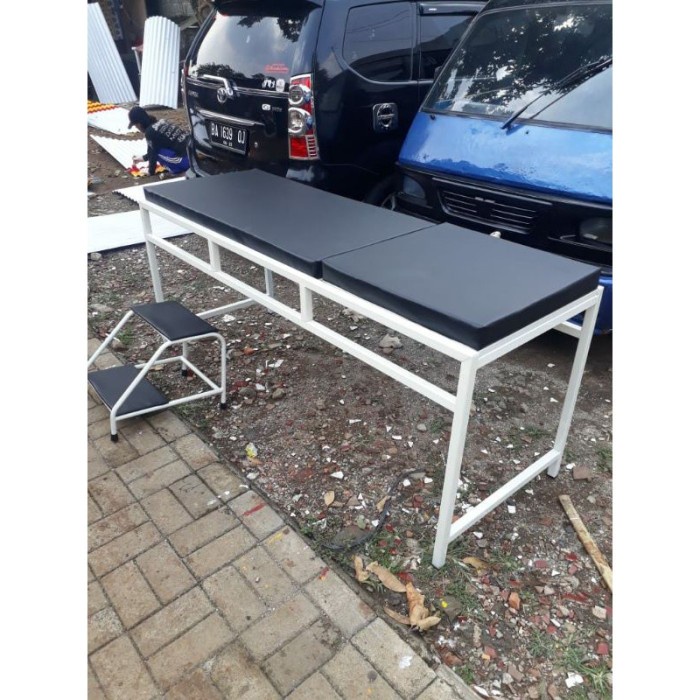 Bed Periksa Uks Besi