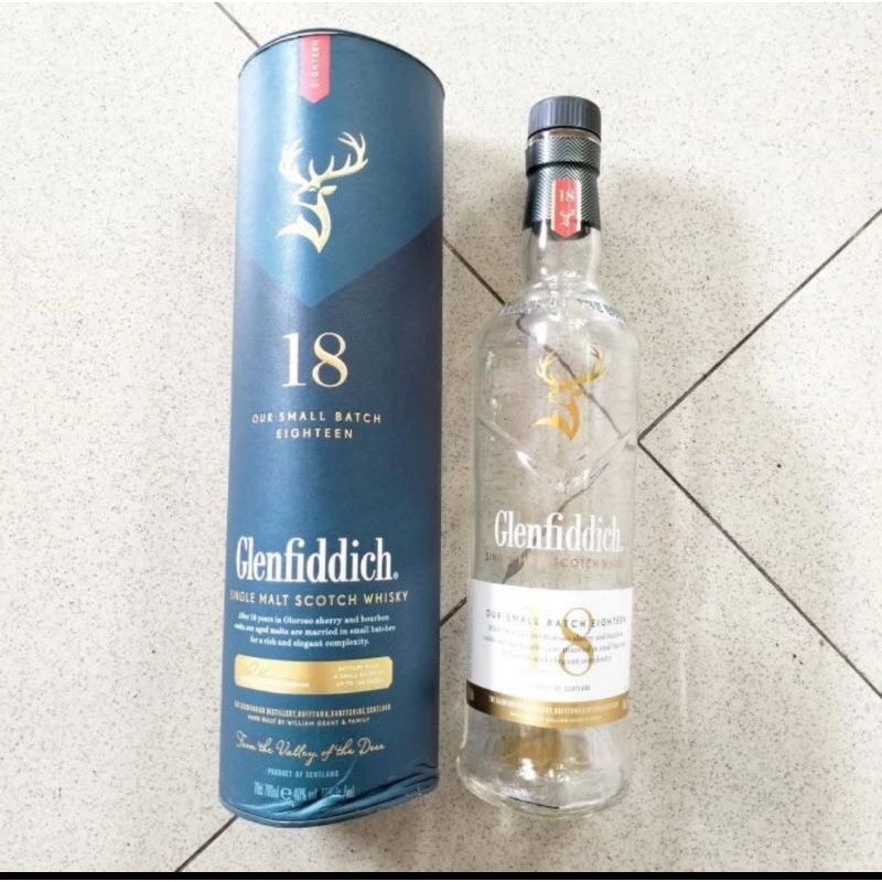 Botol kaca bekas kosong the Glenfiddich 18 700 ml include box