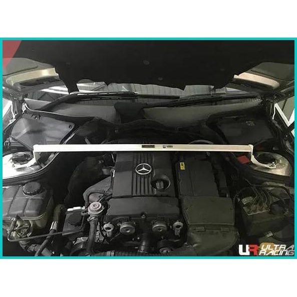 Aksesoris / Front Bar / Stabiliser ULTRA RACING Mercedes C200 (W203) 1