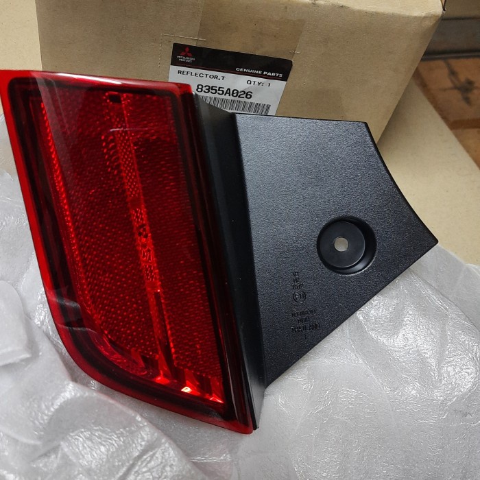 ✨COD Reflektor Bawah Stoplamp All New Pajero Sport 2016-2021 Ori Berkualitas