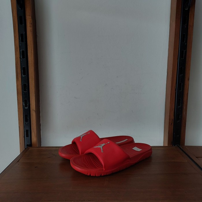 [COD] Jordan Break Slide University Red/Metallic Silver Terbaru