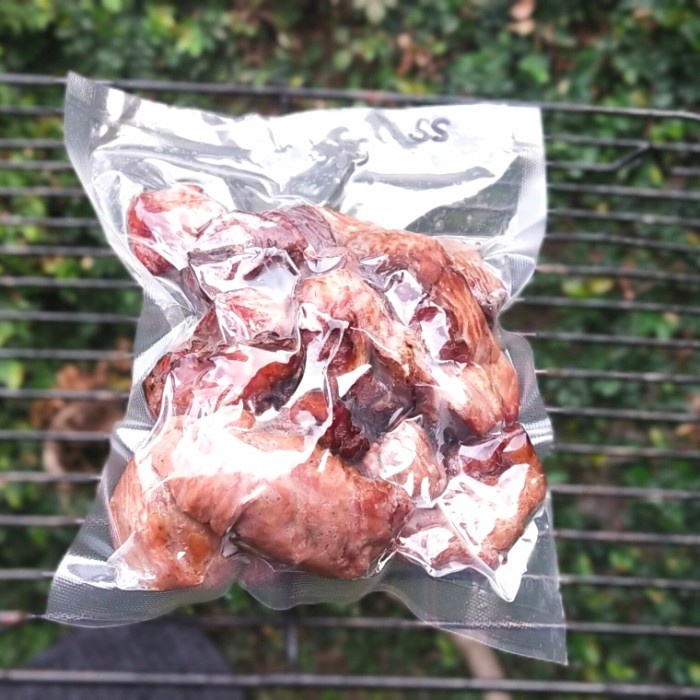 

Sei Sapi Asap Full Daging - Kemasan Vakum - Uk. 500G + Sambal Luat