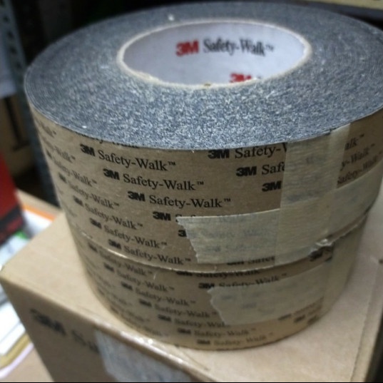 

✨Sale Safety Wallk Lakban Anti Selip Tanga 3M 610 Size 4In×18M Berkualitas