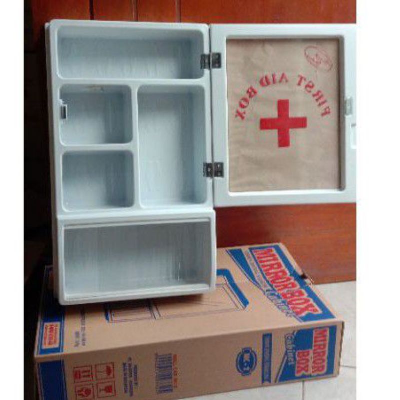 Kotak P3K Dinding Besar Mc-15 / Kotak Obat Type Mc-15