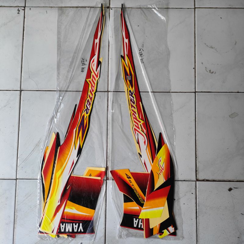Striping lis sticker standar ORI yamaha jupiter z 2004 merah hitam stiker Jupiter Z merah hitam 2004