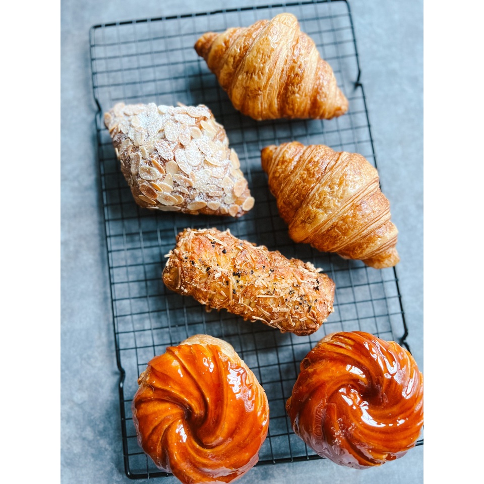 

Combo 3 Pastry - Carlino Bakes
