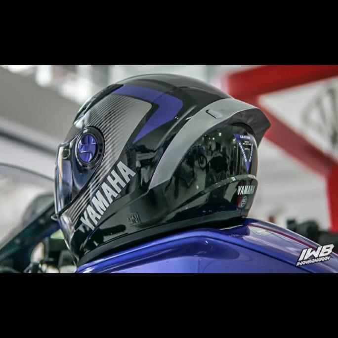 Helm Yamaha R15