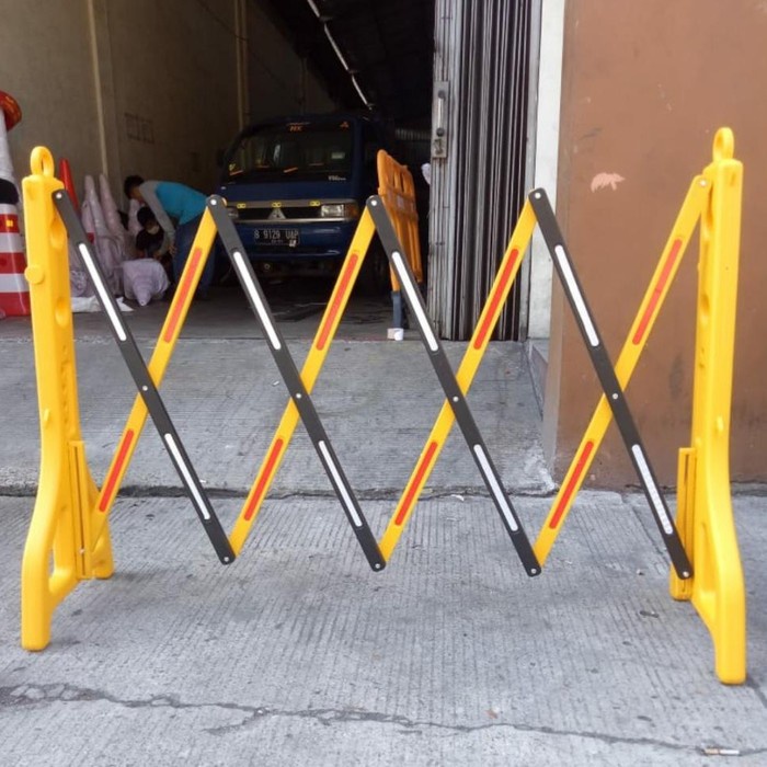 

Terbaru Board Barrier Lipat / Pembatas Jalan Model Lipat Promo Terlaris